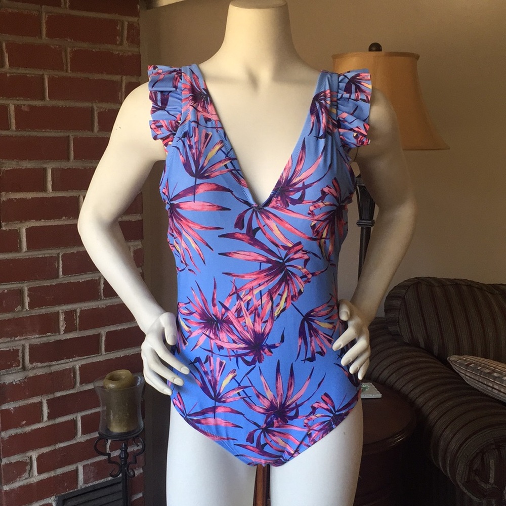 🏊‍♀️ NWT Jessica Simpson swimsuit 🏊‍♀️